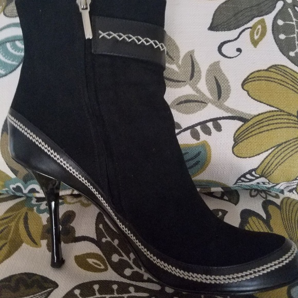 ❤CHRISTIAN DIOR SIGNATURE SUEDE BOOTS - Picture 8 of 8